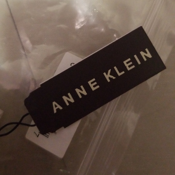 ❌SOLD❌Anne Klein Pearl & Chain Stretch Bracelet - Picture 7 of 7